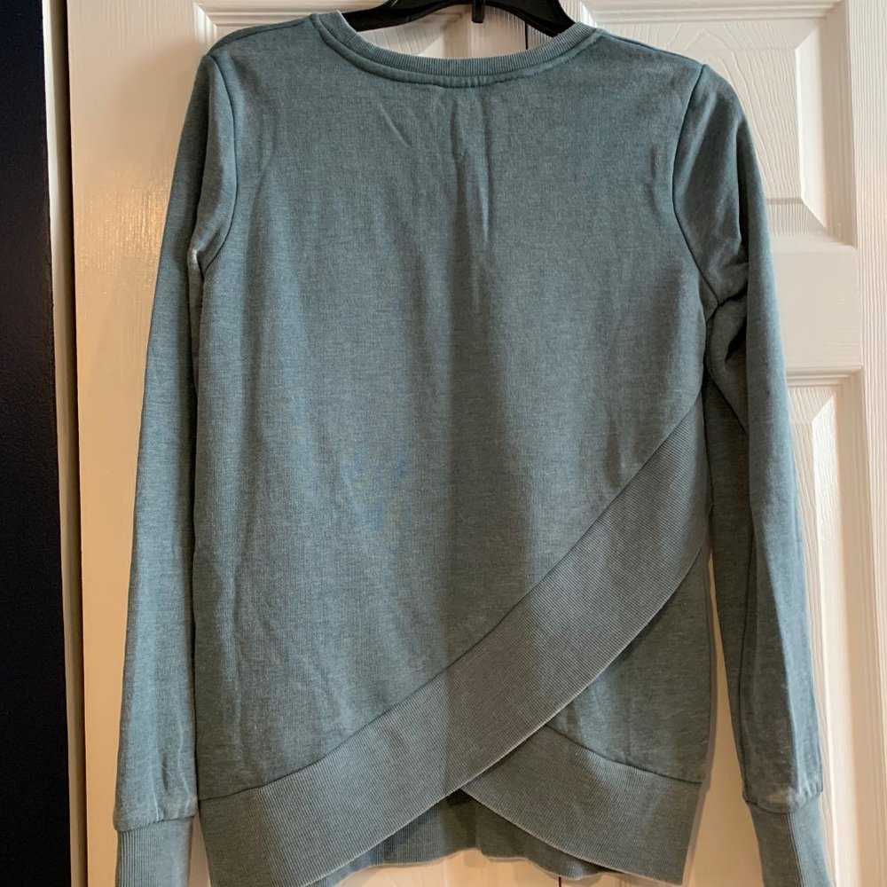 Yoga Pullover